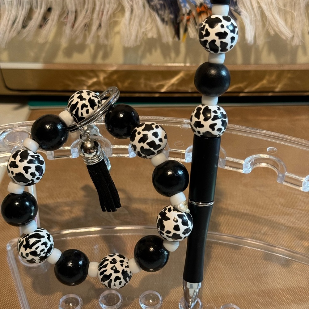 Cow beaded pen and keychain ❤️